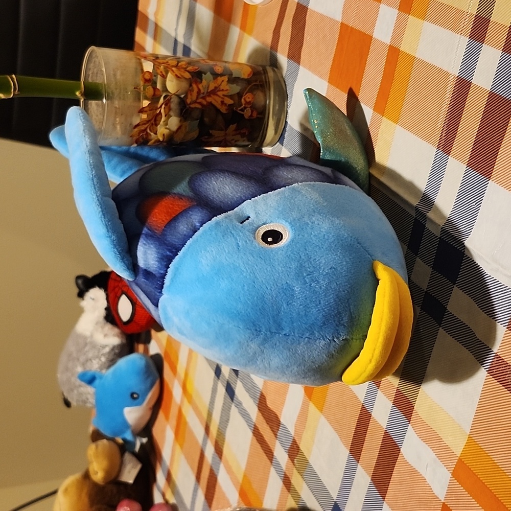 A Yottoy Rainbow Fish